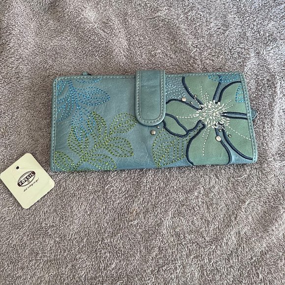 Fossil Bags Fossil Clutch Wallet Poshmark